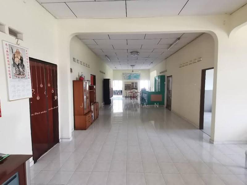 Rumah Banglo untuk Dijual di Taman Ipoh Jaya (Ipoh) - Jeff Tan - Corridor - PropertyGuru.com.my