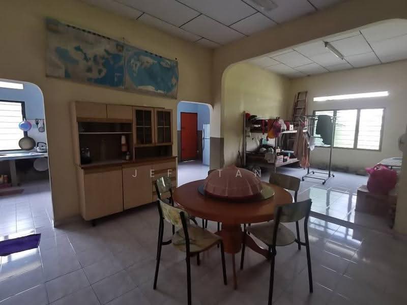 Rumah Banglo untuk Dijual di Taman Ipoh Jaya (Ipoh) - Jeff Tan - Dining Room - PropertyGuru.com.my