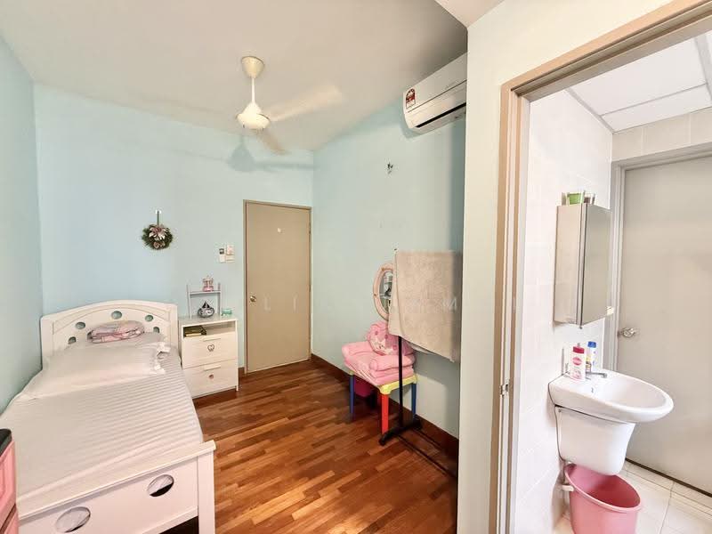 2.5-storey Terraced House for Sale in Bandar Baru Bangi (Selangor) - DJULIA JAMAL - Bedroom - PropertyGuru.com.my