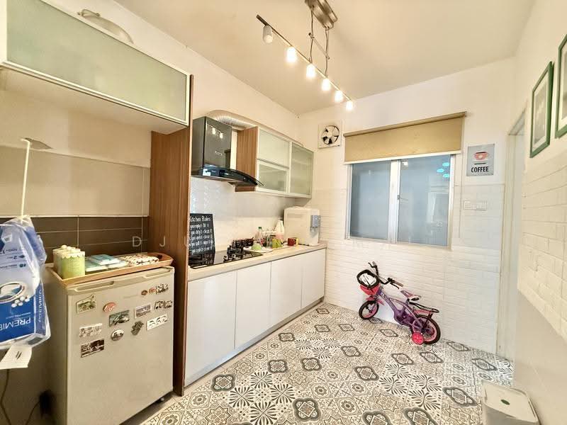 2.5-storey Terraced House for Sale in Bandar Baru Bangi (Selangor) - DJULIA JAMAL - Kitchen - PropertyGuru.com.my