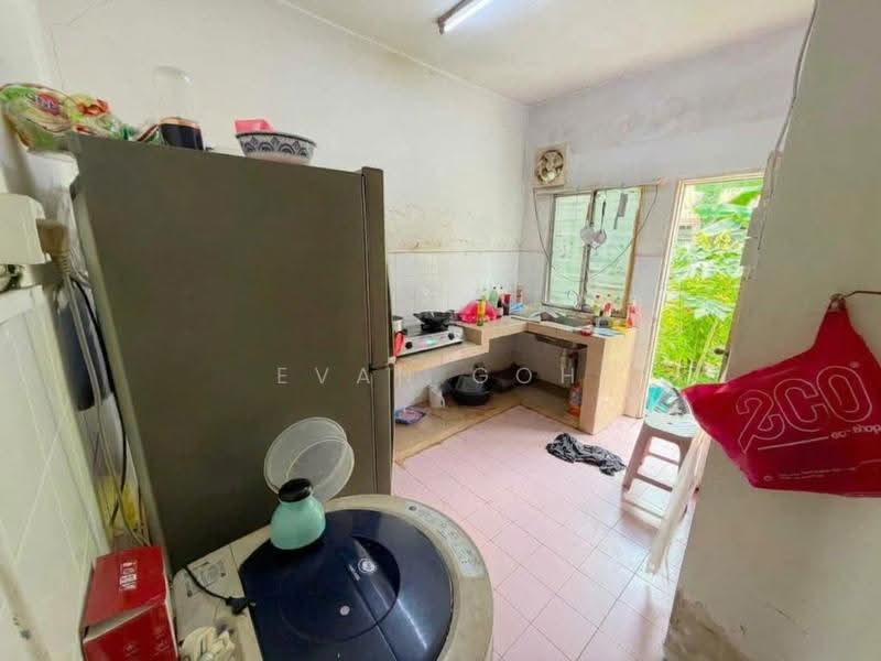 2-storey Terraced House for Sale in Saujana Puchong (Puchong) - Evan Goh - Kitchen - PropertyGuru.com.my