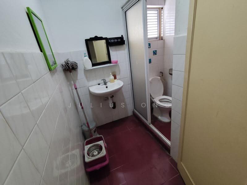 2.5-storey Terraced House for Sale in SS2 (Petaling Jaya) - Julius Ong - Bathroom - PropertyGuru.com.my