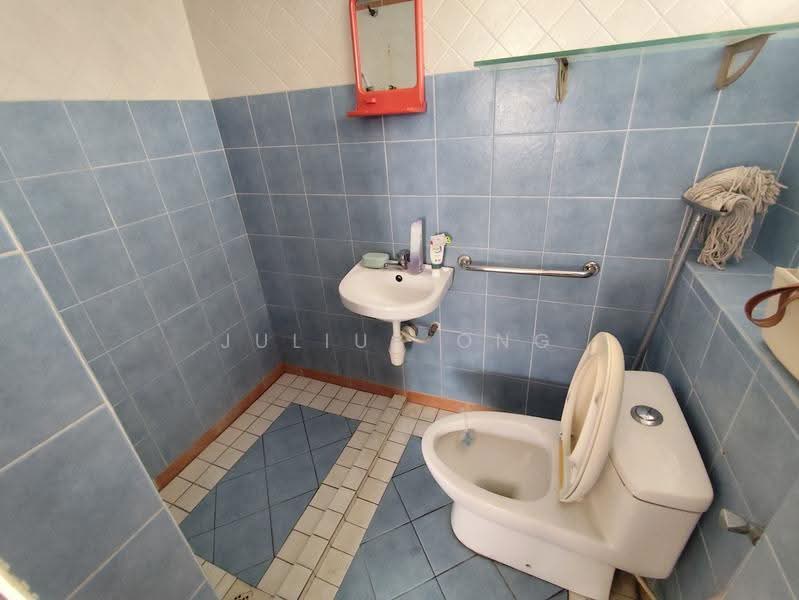 2.5-storey Terraced House for Sale in SS2 (Petaling Jaya) - Julius Ong - Bathroom - PropertyGuru.com.my