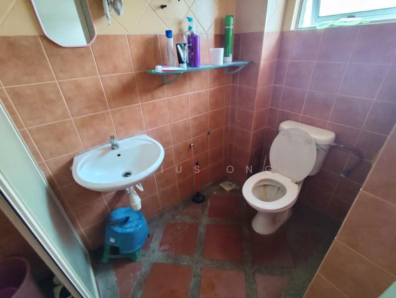 2.5-storey Terraced House for Sale in SS2 (Petaling Jaya) - Julius Ong - Bathroom - PropertyGuru.com.my
