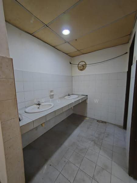 Shop for Rent in Bandar Mahkota Cheras (Cheras) - Eric Liew - Bathroom - PropertyGuru.com.my