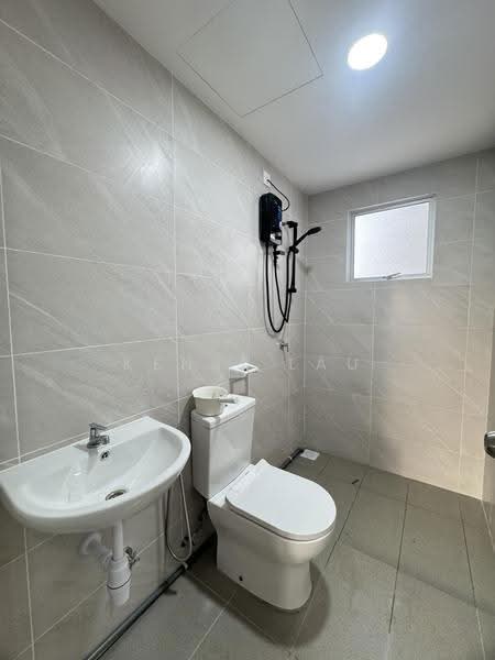 Kondominium untuk Disewa di Pitta Residensi - Kenji Lau - Bathroom - PropertyGuru.com.my