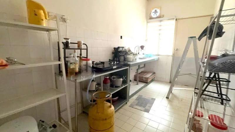 2-storey Terraced House for Sale in Bandar Kinrara Seksyen 1 (Bandar Kinrara) - Henrick Tan - Kitchen - PropertyGuru.com.my