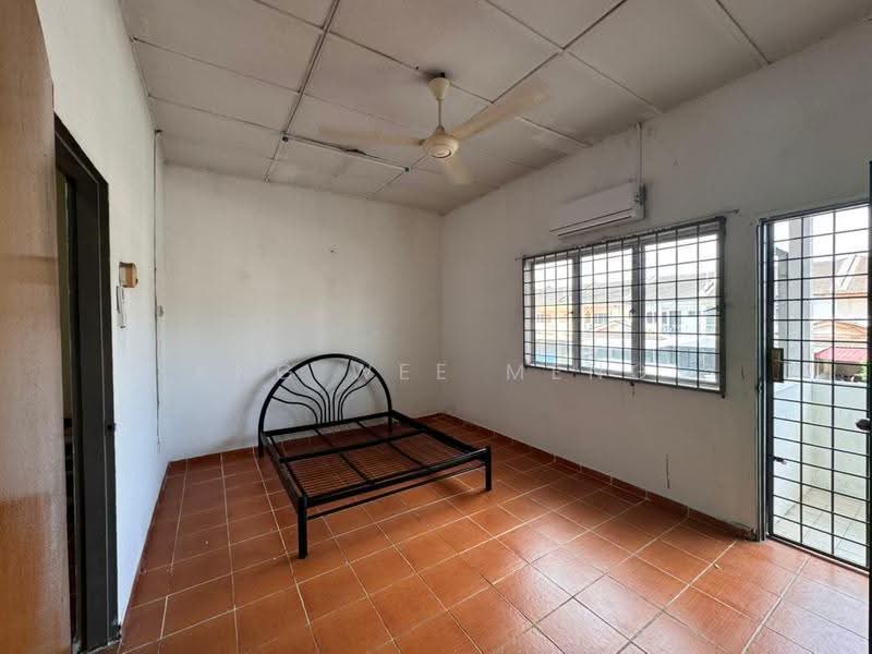 2-storey Terraced House for Rent in Taman Putri Kulai (Kulai) - Ang Wee Meng - Bedroom - PropertyGuru.com.my