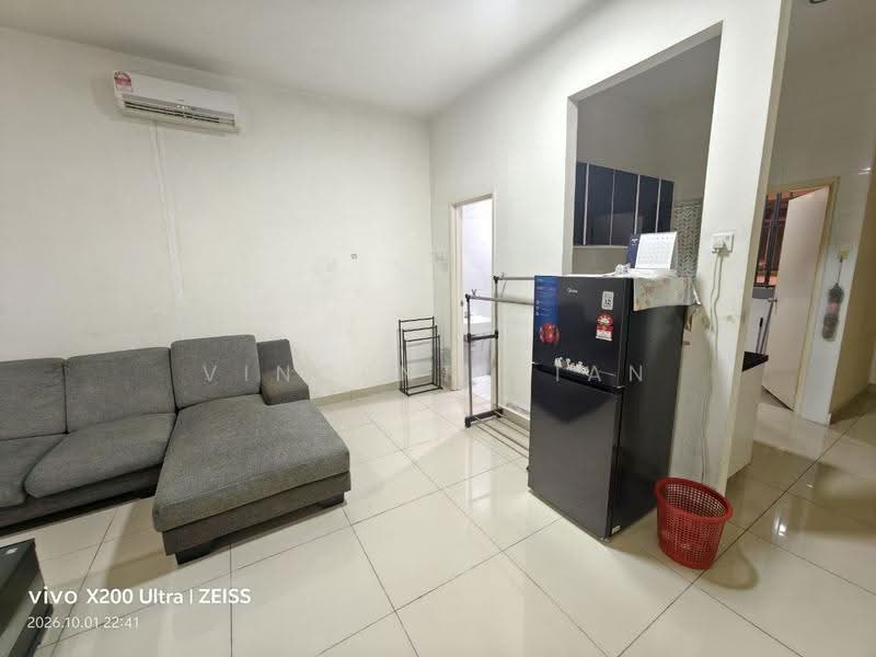 Pangsapuri untuk Disewa di Nusa Heights (Nusa Puncak) - Vincent Gian - Living Room - PropertyGuru.com.my