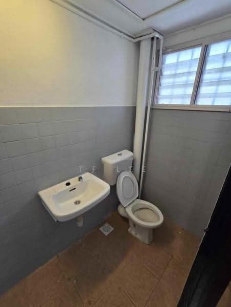 Rumah Teres 2.5-Tingkat untuk Disewa di Taman Sri Sinar (Segambut) - TF Lee - Bathroom - PropertyGuru.com.my