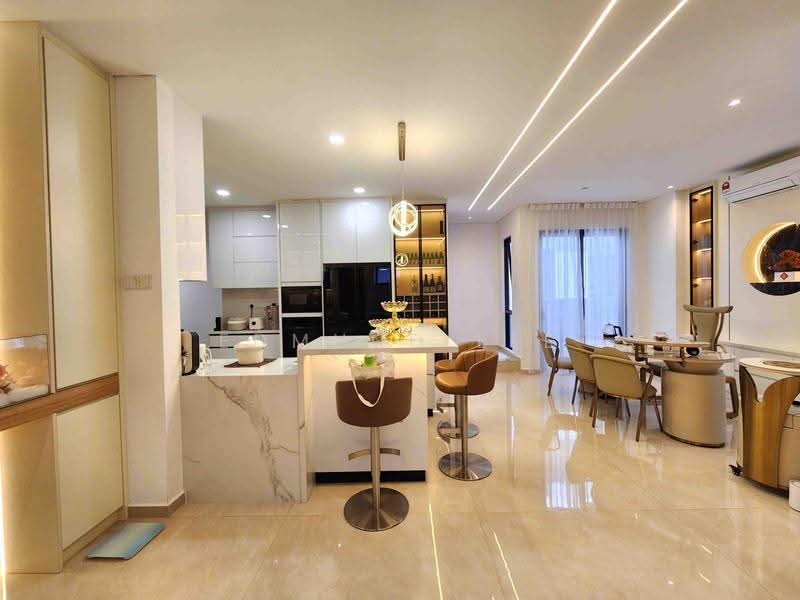 Semi-Detached House for Sale in Lake Fields (Sungai Besi) - Edmund Lee - Kitchen - PropertyGuru.com.my