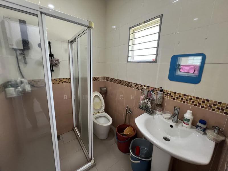 Semi-Detached House for Sale in Taman Overseas Union (Taman Oug) (Jalan Klang Lama (Old Klang Road)) - Billy Chan - Bathroom - PropertyGuru.com.my