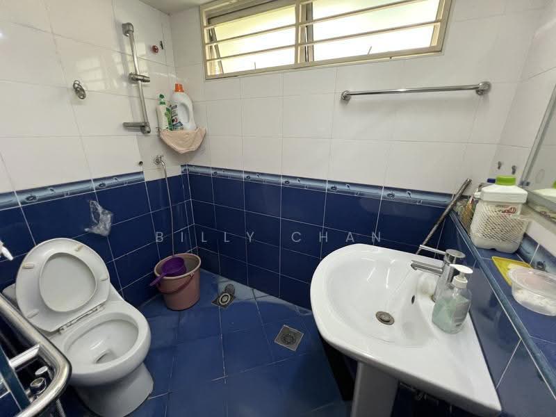 Semi-Detached House for Sale in Taman Overseas Union (Taman Oug) (Jalan Klang Lama (Old Klang Road)) - Billy Chan - Bathroom - PropertyGuru.com.my