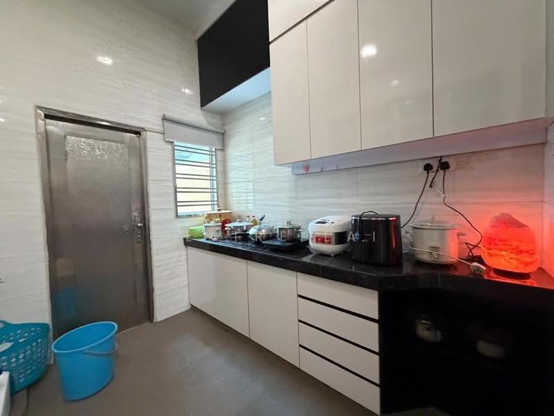 Semi-Detached House for Sale in Taman Kulai Utama (Kulai) - Claire Lai - Kitchen - PropertyGuru.com.my