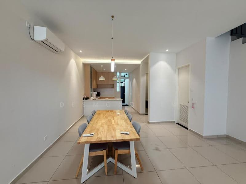 Rumah Teres 2-Tingkat untuk Dijual di Taman Mount Austin (Tebrau) - Desmond Lew - Dining Room - PropertyGuru.com.my