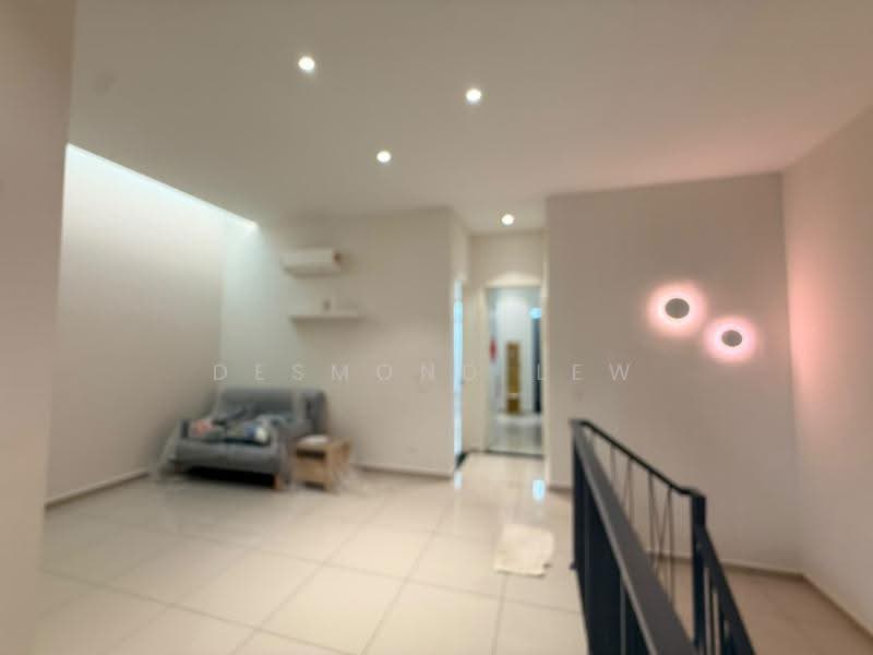 Rumah Teres 2-Tingkat untuk Dijual di Taman Mount Austin (Tebrau) - Desmond Lew - Living Room - PropertyGuru.com.my