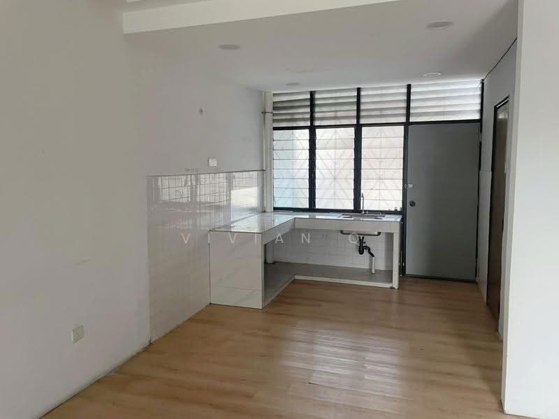 Rumah Teres 2-Tingkat untuk Disewa di Taman Johor Jaya (Johor Bahru) - Vivian Q - Kitchen - PropertyGuru.com.my