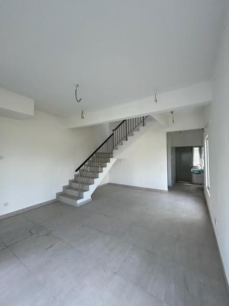 3-storey Terraced House for Rent in PJS 3, Taman Sri Manja (Petaling Jaya) - Kenix Lee - Living Room - PropertyGuru.com.my