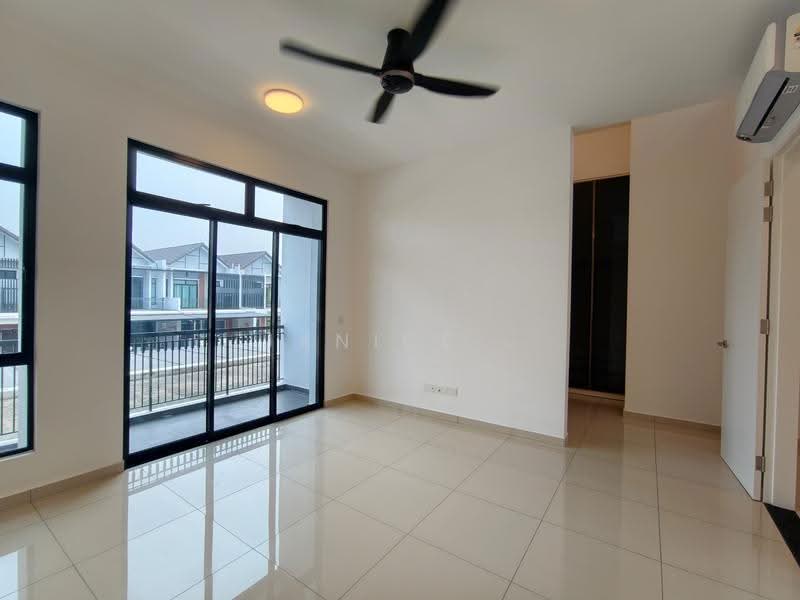 2-storey Terraced House for Sale in Setia Eco Gardens (Gelang Patah) - Janice . - Living Room - PropertyGuru.com.my