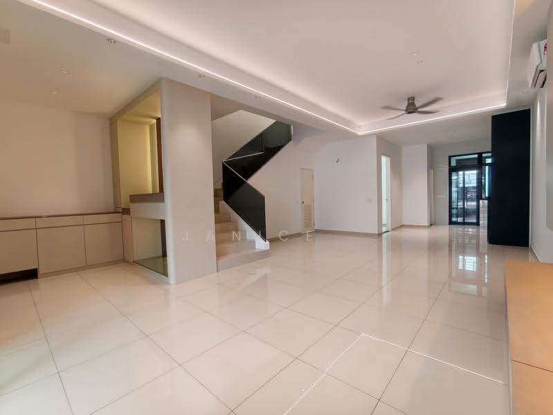 2-storey Terraced House for Sale in Setia Eco Gardens (Gelang Patah) - Janice . - Living Room - PropertyGuru.com.my