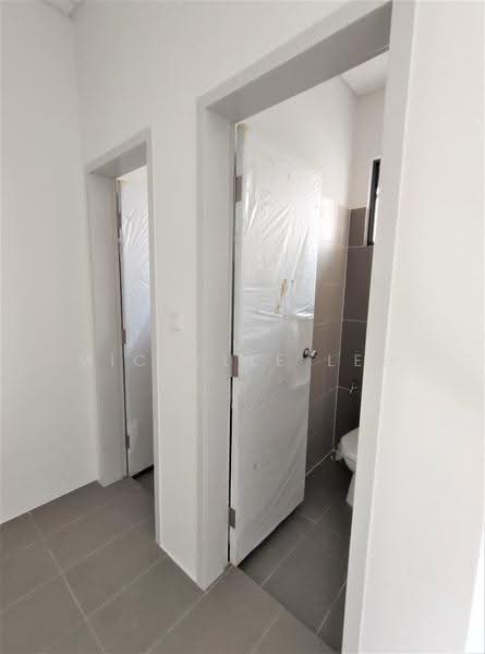 Shop / Office for Rent in Telok Panglima Garang (Selangor) - Michelle Lee - Bathroom - PropertyGuru.com.my