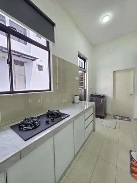 Rumah Teres 2-Tingkat untuk Disewa di Taman Desa Tebrau (Tebrau) - Daphne Lee - Kitchen - PropertyGuru.com.my