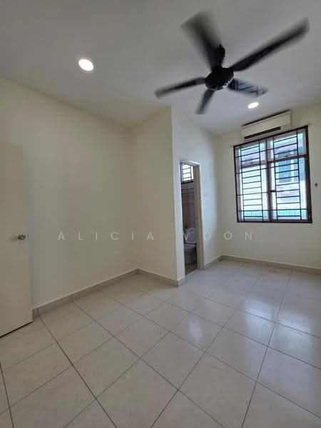 2-storey Terraced House for Rent in Taman Bestari Indah (Ulu Tiram) - Alicia Voon - Interior - PropertyGuru.com.my