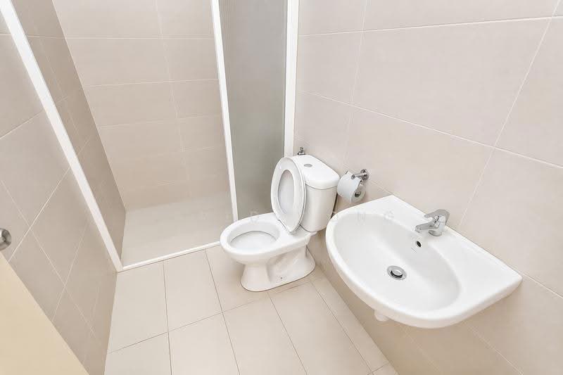 Rumah Teres 2-Tingkat untuk Disewa di Cyberjaya (Selangor) - Jared Wong - Bathroom - PropertyGuru.com.my