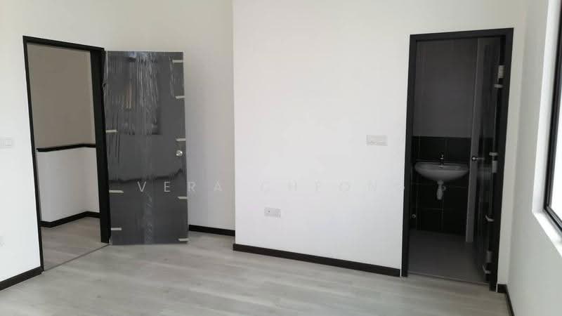 Terraced House for Sale in Johor Bahru (Johor) - Vera Cheong - Bathroom - PropertyGuru.com.my