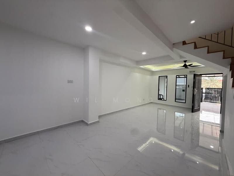 2-storey Terraced House for Sale in Kelapa Sawit (Kulai) - Wil Mong - Living Room - PropertyGuru.com.my