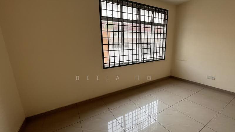 Shop for Sale in Taman Lagenda Putra (Kulai) - Bella Ho - Interior - PropertyGuru.com.my