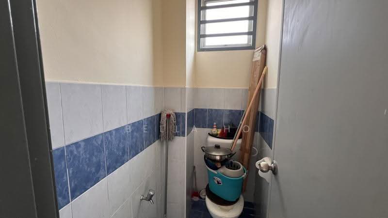 Shop for Sale in Taman Lagenda Putra (Kulai) - Bella Ho - Bathroom - PropertyGuru.com.my