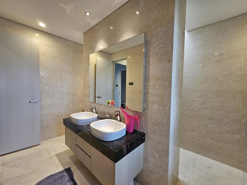Semi-Detached House for Sale in Lake Fields (Sungai Besi) - Janice Lau - Bathroom - PropertyGuru.com.my