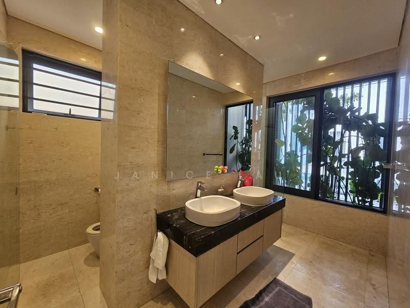 Semi-Detached House for Sale in Lake Fields (Sungai Besi) - Janice Lau - Bathroom - PropertyGuru.com.my