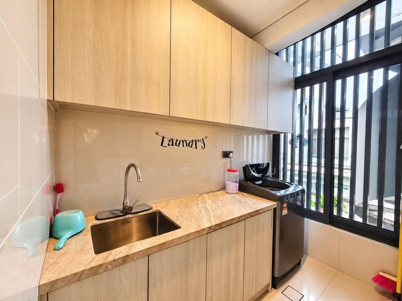 Semi-Detached House for Sale in Lake Fields (Sungai Besi) - Janice Lau - Laundry - PropertyGuru.com.my