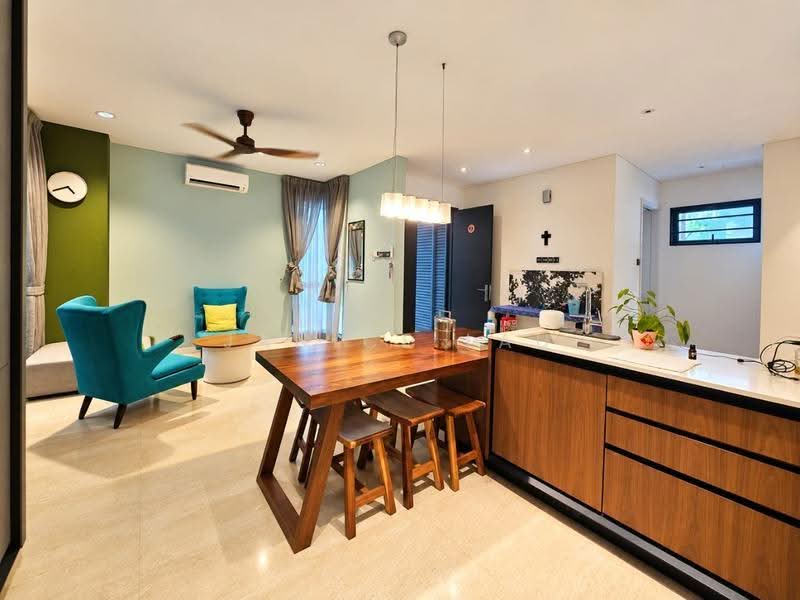 Semi-Detached House for Sale in Lake Fields (Sungai Besi) - Janice Lau - Living Room - PropertyGuru.com.my