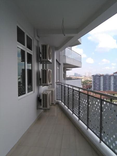 Kediaman Servis untuk Dijual di Grandview 360 - U Hon Kun - Balcony - PropertyGuru.com.my