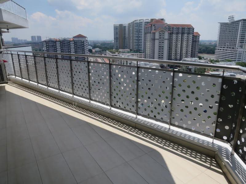 Kediaman Servis untuk Dijual di Grandview 360 - U Hon Kun - Balcony - PropertyGuru.com.my