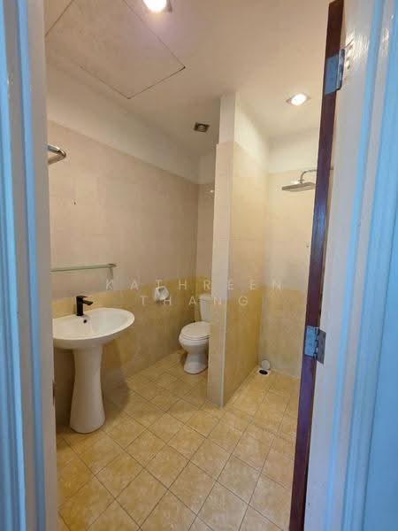 3-storey Terraced House for Sale in Taman Tasik Indah Mewah (Batu) - Kathreen Thang - Bathroom - PropertyGuru.com.my
