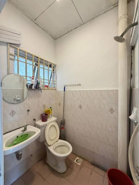 Apartment for Sale at Bayu Puteri 2 - Nico Chong - Bathroom - PropertyGuru.com.my