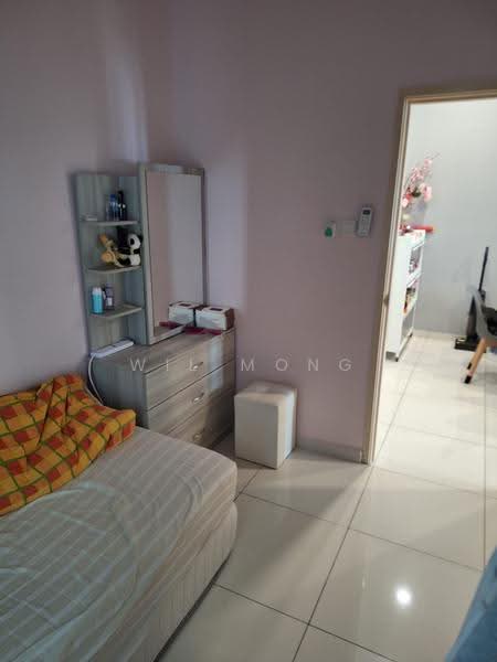 Kediaman Servis untuk Dijual di D'Secret Garden (Pangsapuri Kempas Indah) - Wil Mong - Bedroom - PropertyGuru.com.my