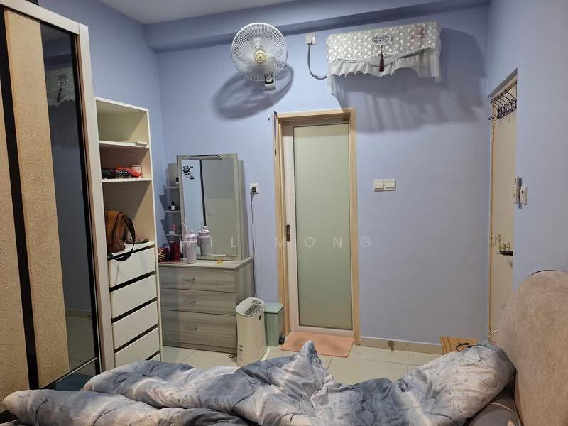 Kediaman Servis untuk Dijual di D'Secret Garden (Pangsapuri Kempas Indah) - Wil Mong - Bedroom - PropertyGuru.com.my