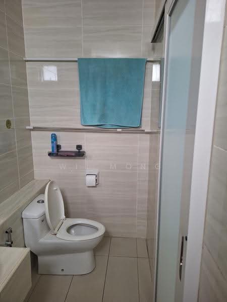 Kediaman Servis untuk Dijual di D'Secret Garden (Pangsapuri Kempas Indah) - Wil Mong - Bathroom - PropertyGuru.com.my