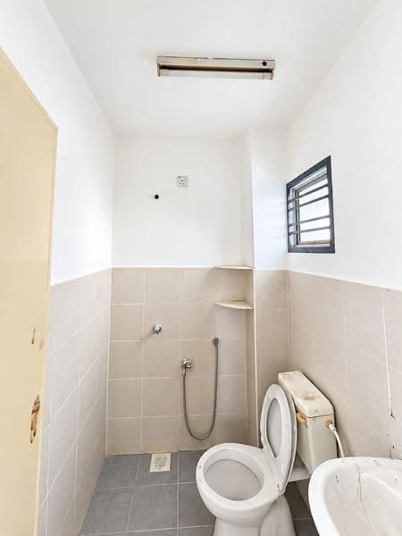Rumah Teres untuk Dijual di Kampung Sentosa Barat (Pasir Gudang) - Evie Song - Bathroom - PropertyGuru.com.my