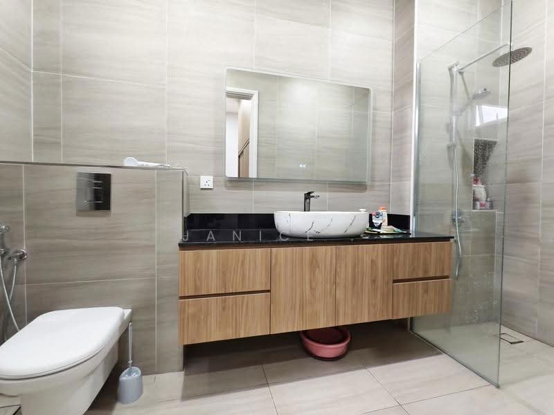 Cluster House for Sale in Taman Ekoflora (Johor Bahru) - Janice . - Bathroom - PropertyGuru.com.my