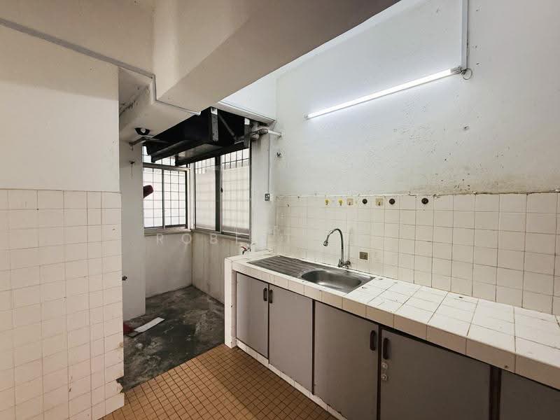 Condominium for Rent at Gardenia Court - Robert See - Kitchen - PropertyGuru.com.my