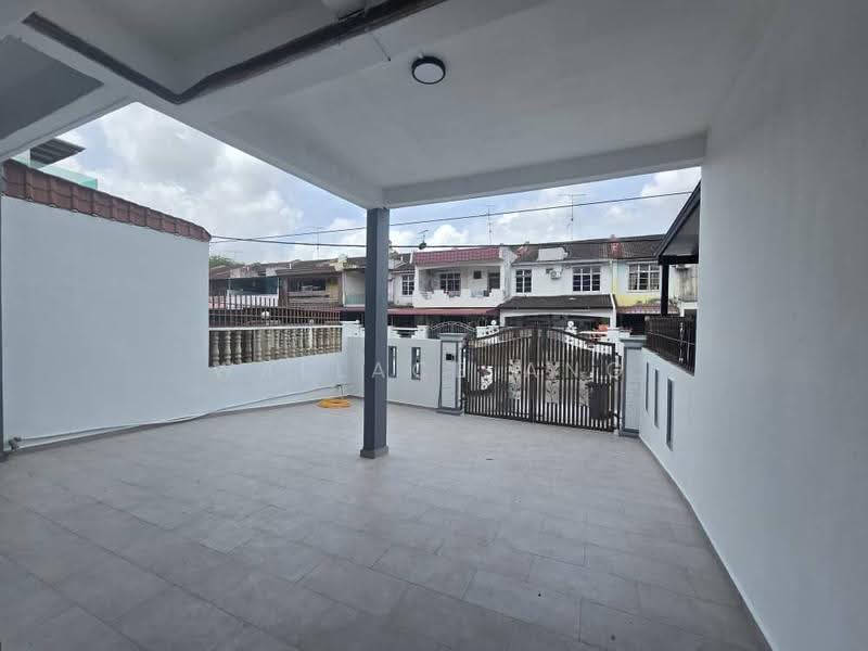 2-storey Terraced House for Sale in Taman Puteri Wangsa (Ulu Tiram) - Wallace Ang - Exterior - PropertyGuru.com.my