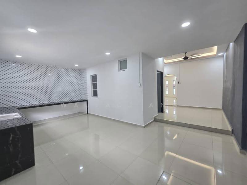 2-storey Terraced House for Sale in Taman Puteri Wangsa (Ulu Tiram) - Wallace Ang - Living Room - PropertyGuru.com.my