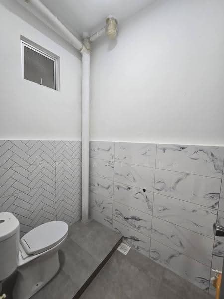 2-storey Terraced House for Sale in Taman Puteri Wangsa (Ulu Tiram) - Wallace Ang - Bathroom - PropertyGuru.com.my