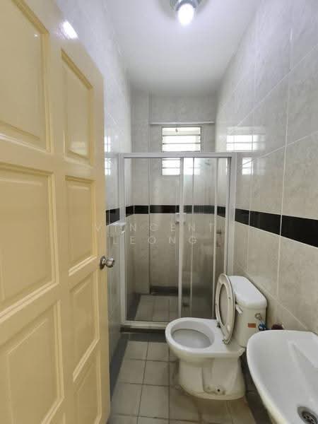 Rumah Berkembar untuk Dijual di Kota Kinabalu (Sabah) - Vincent Leong - Bathroom - PropertyGuru.com.my